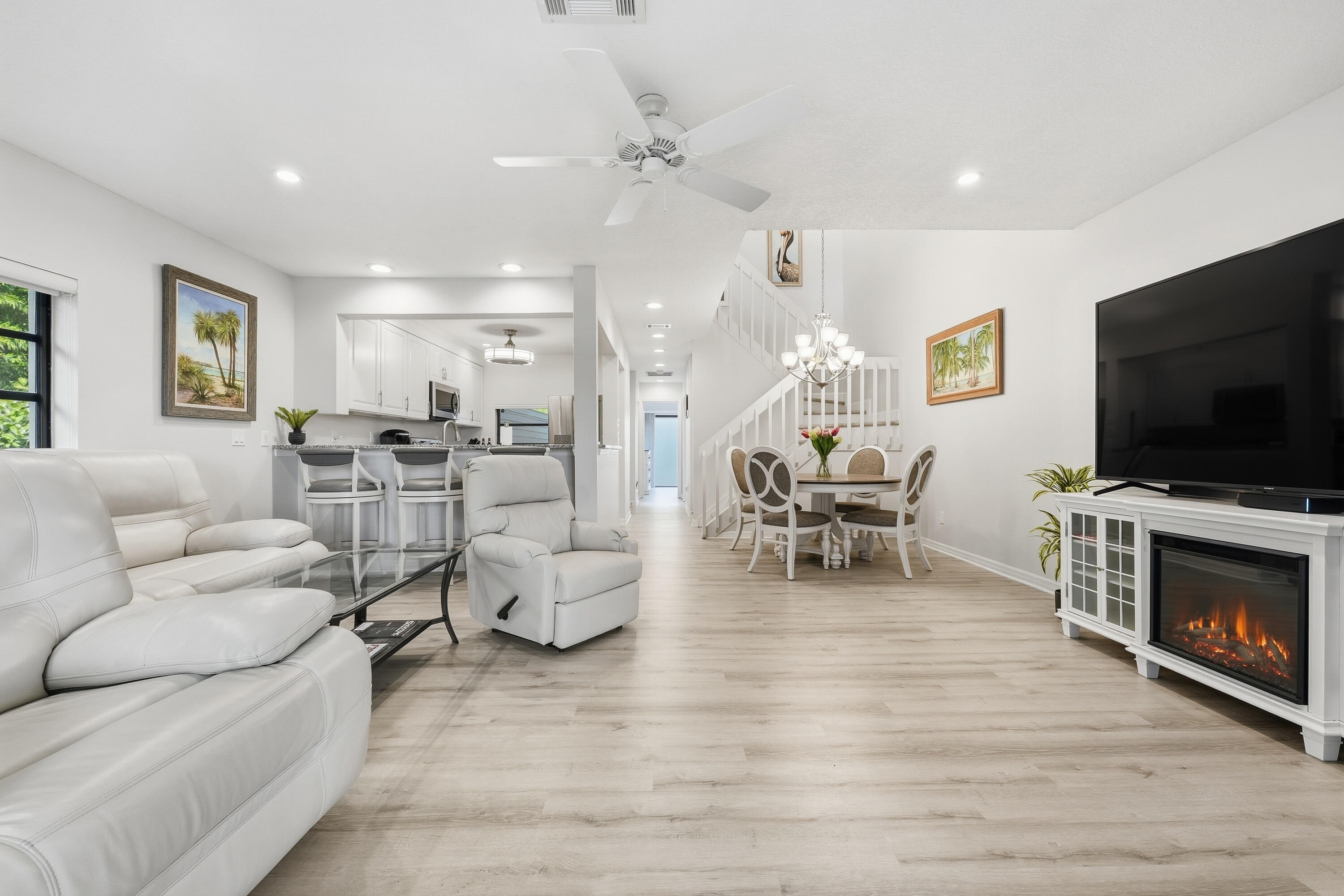 TARPON BAY MOORINGS - Residential