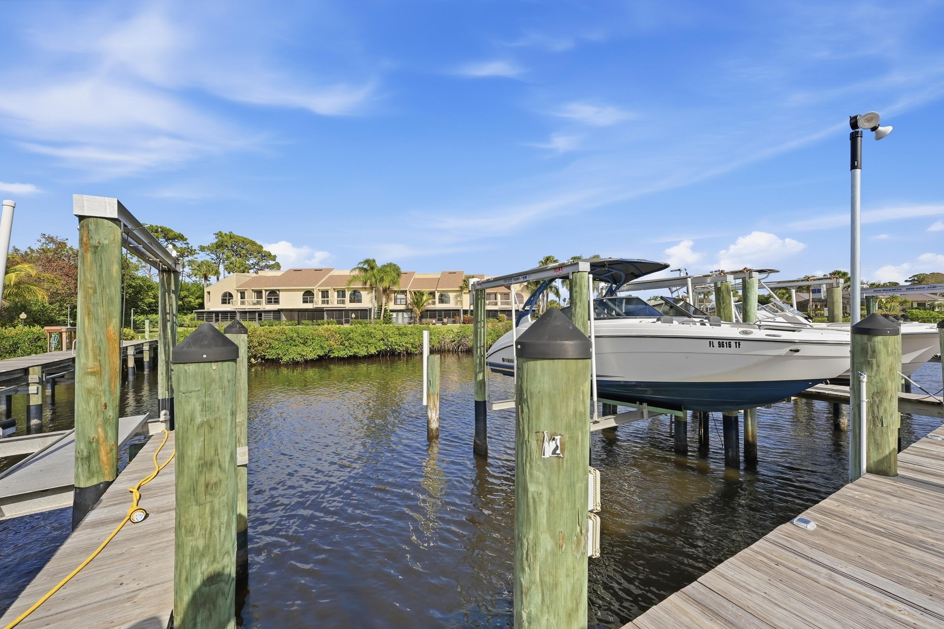 TARPON BAY MOORINGS - Residential