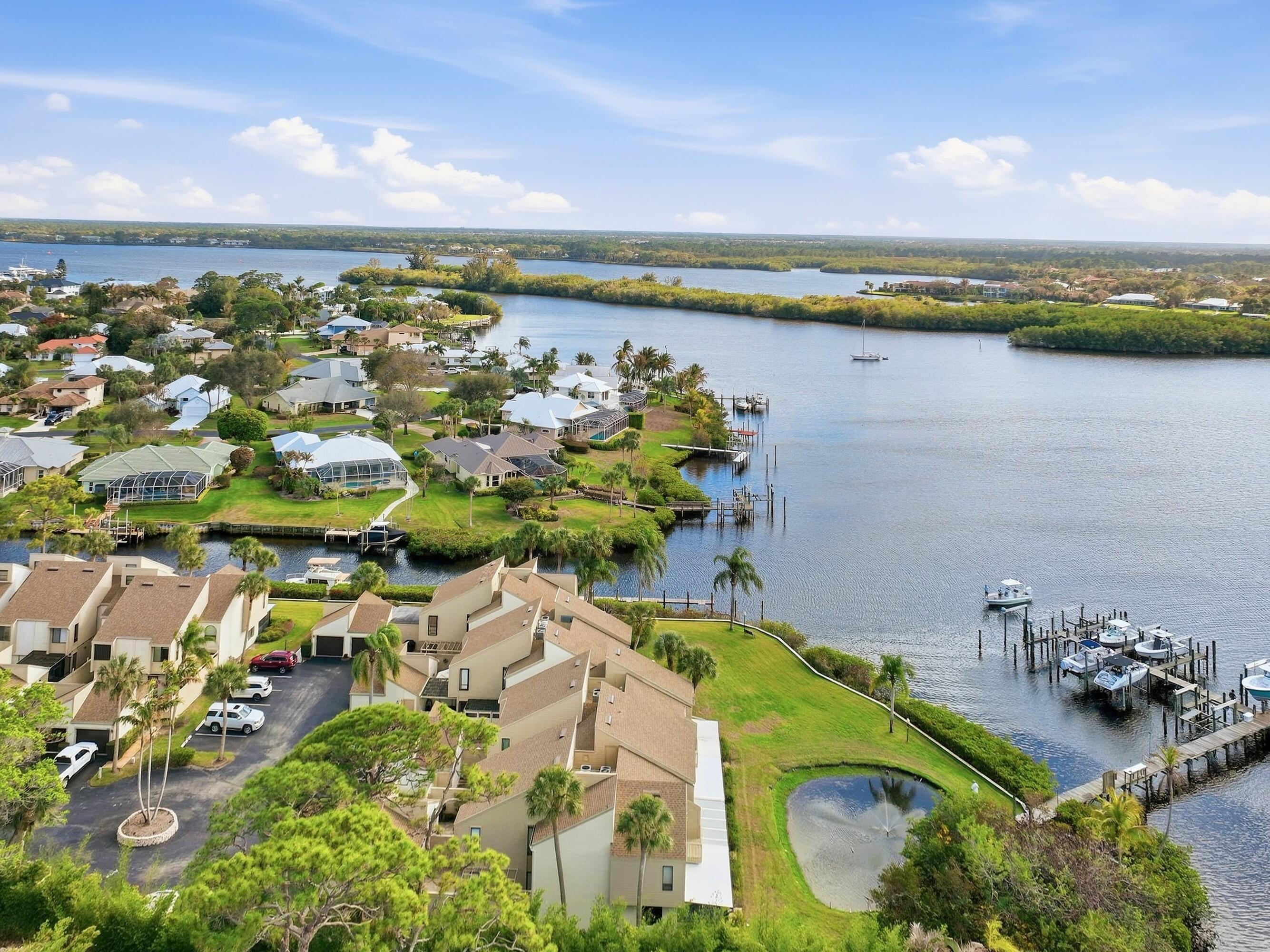 TARPON BAY MOORINGS - Residential