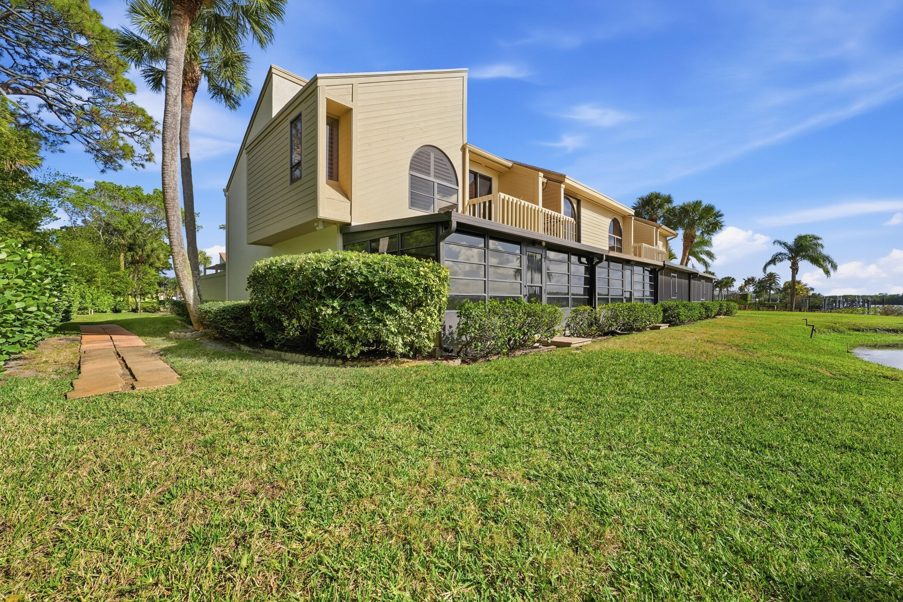 TARPON BAY MOORINGS - Residential