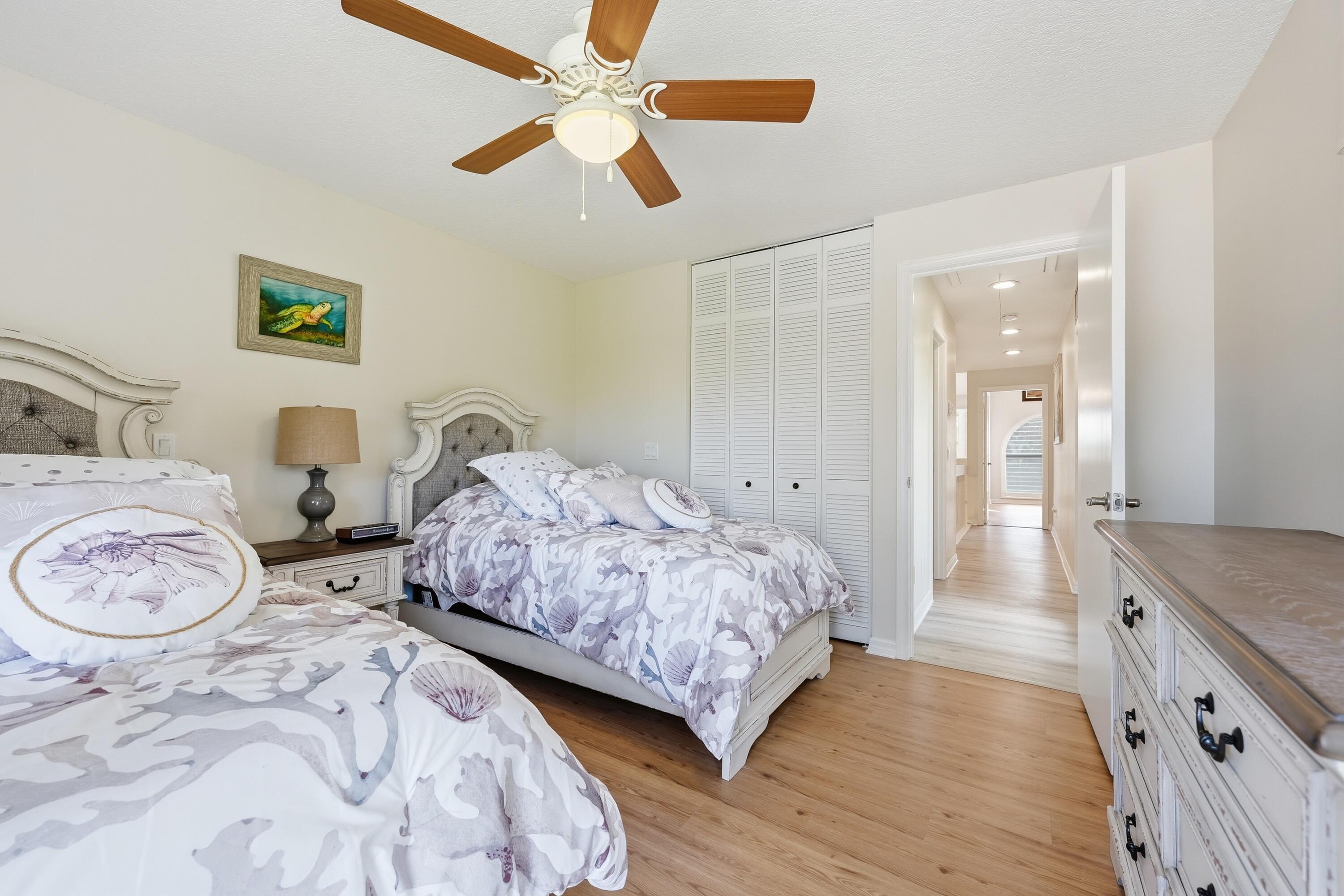 TARPON BAY MOORINGS - Residential