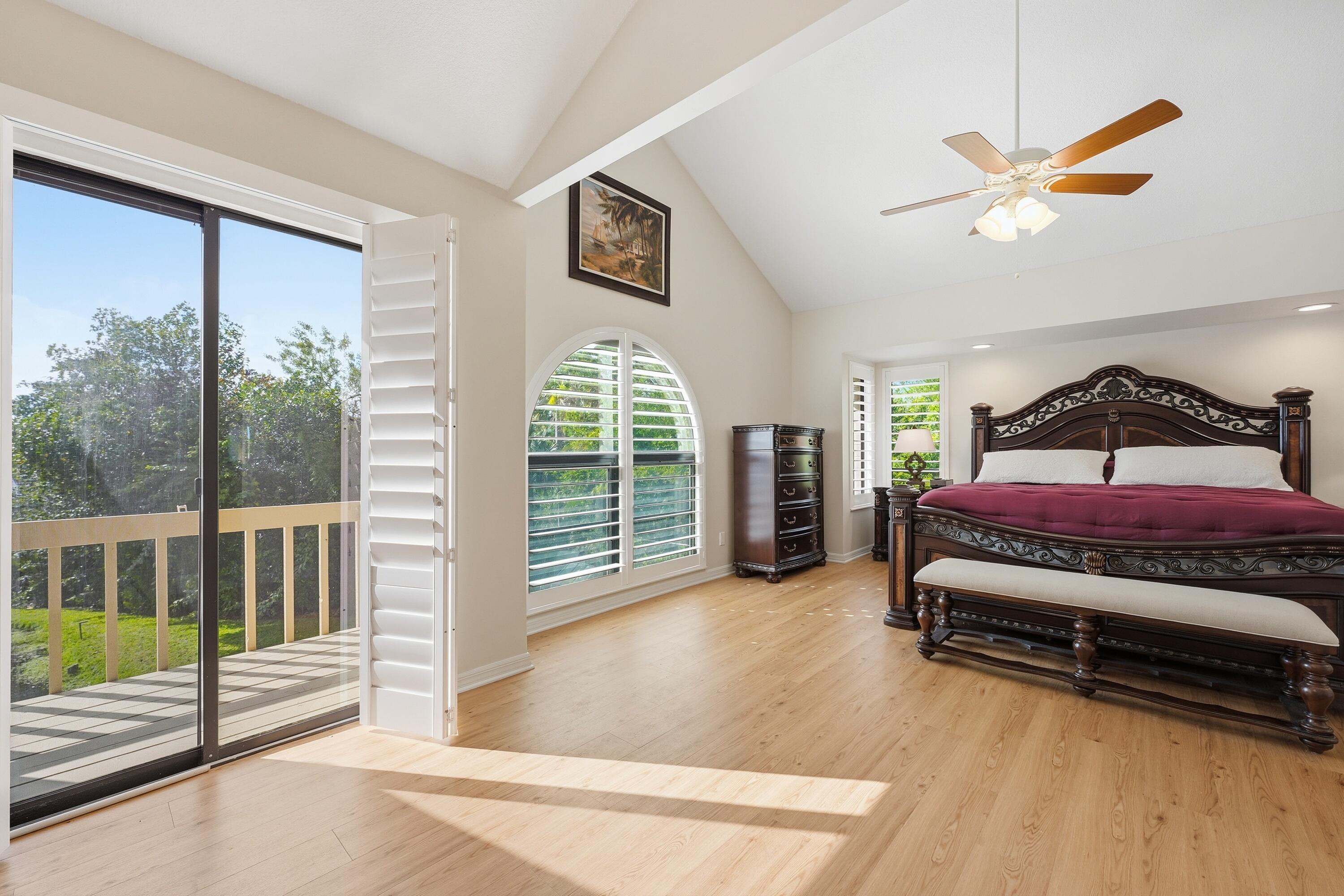 TARPON BAY MOORINGS - Residential