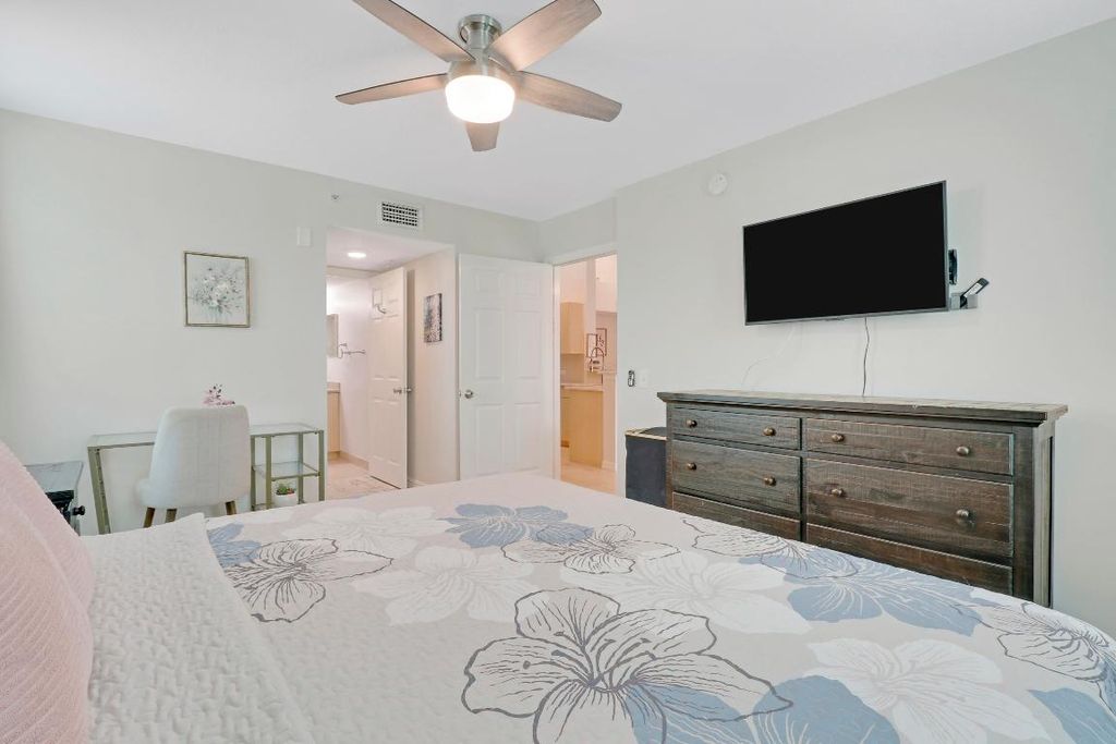 Photo of 1317 Villa Circle, Boynton Beach, FL 33435 (MLS # R11010921)