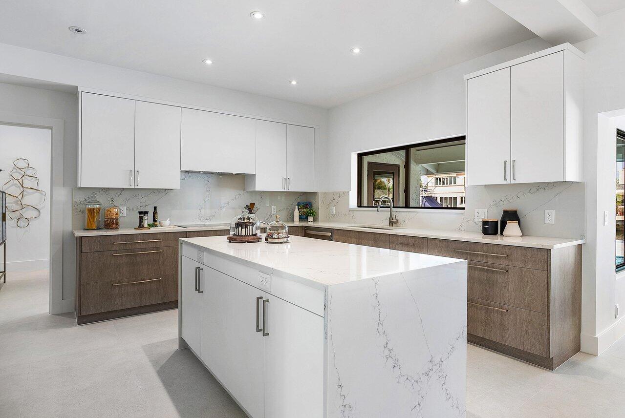 TROPIC ISLE - Residential