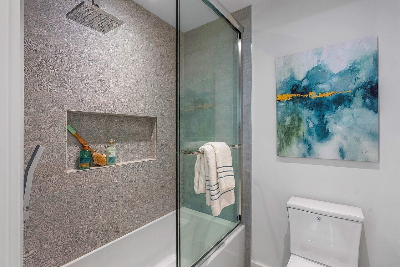 TROPIC ISLE - Residential