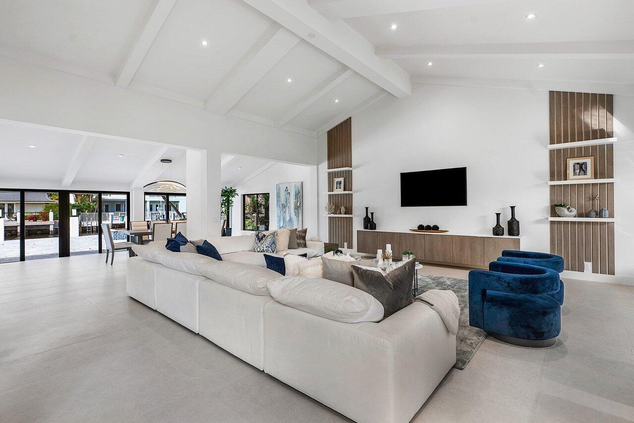 TROPIC ISLE - Residential