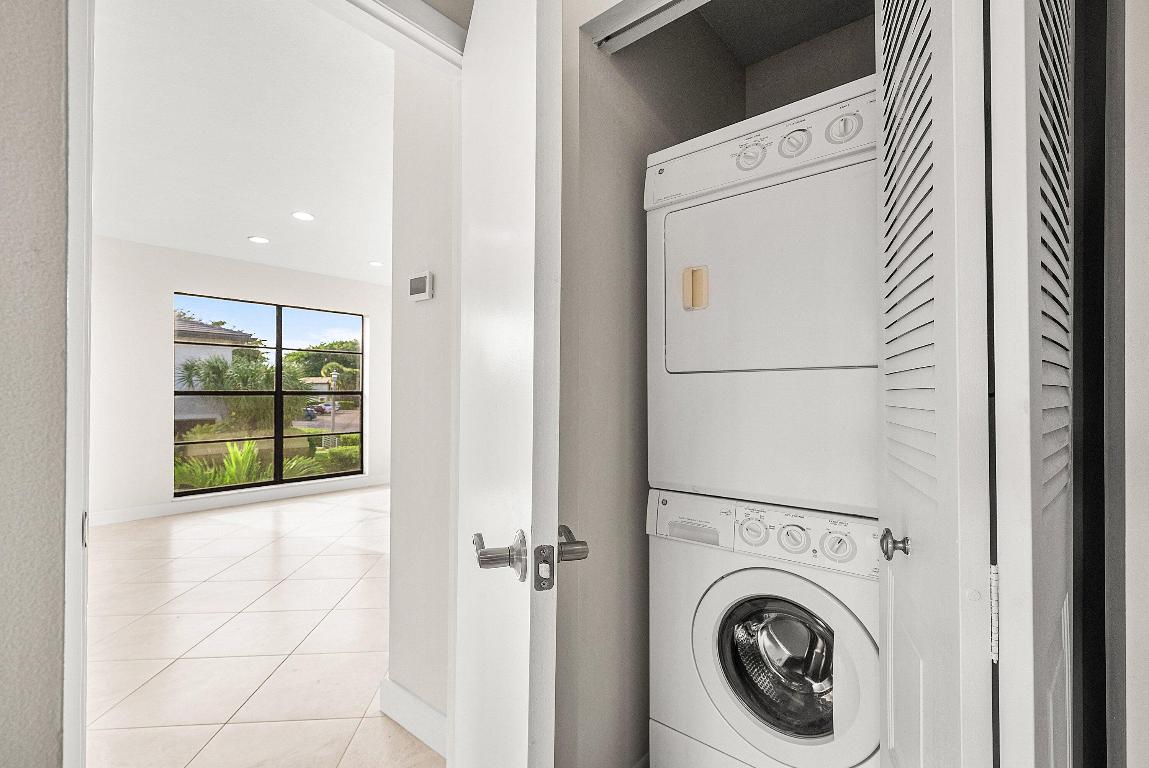 SOUTHPORT AT HUNTERS RUN CONDO - Residential