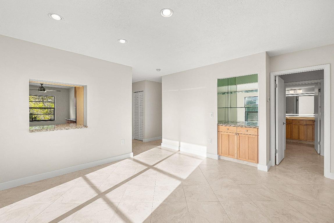 SOUTHPORT AT HUNTERS RUN CONDO - Residential