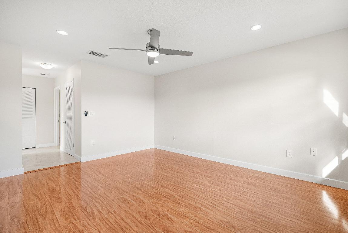 SOUTHPORT AT HUNTERS RUN CONDO - Residential