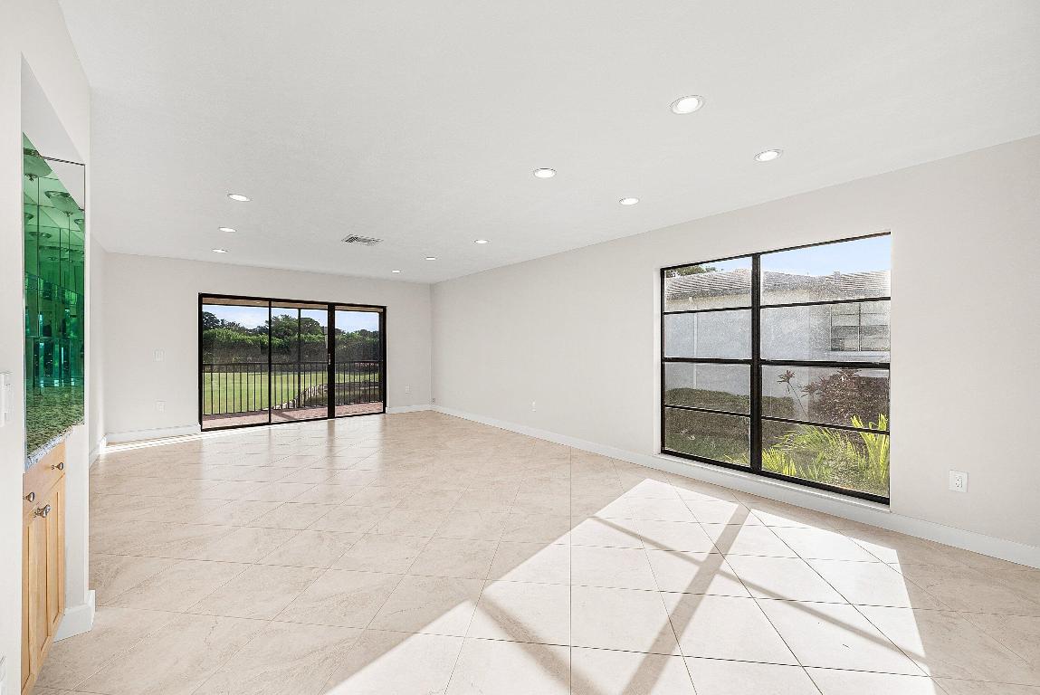 SOUTHPORT AT HUNTERS RUN CONDO - Residential