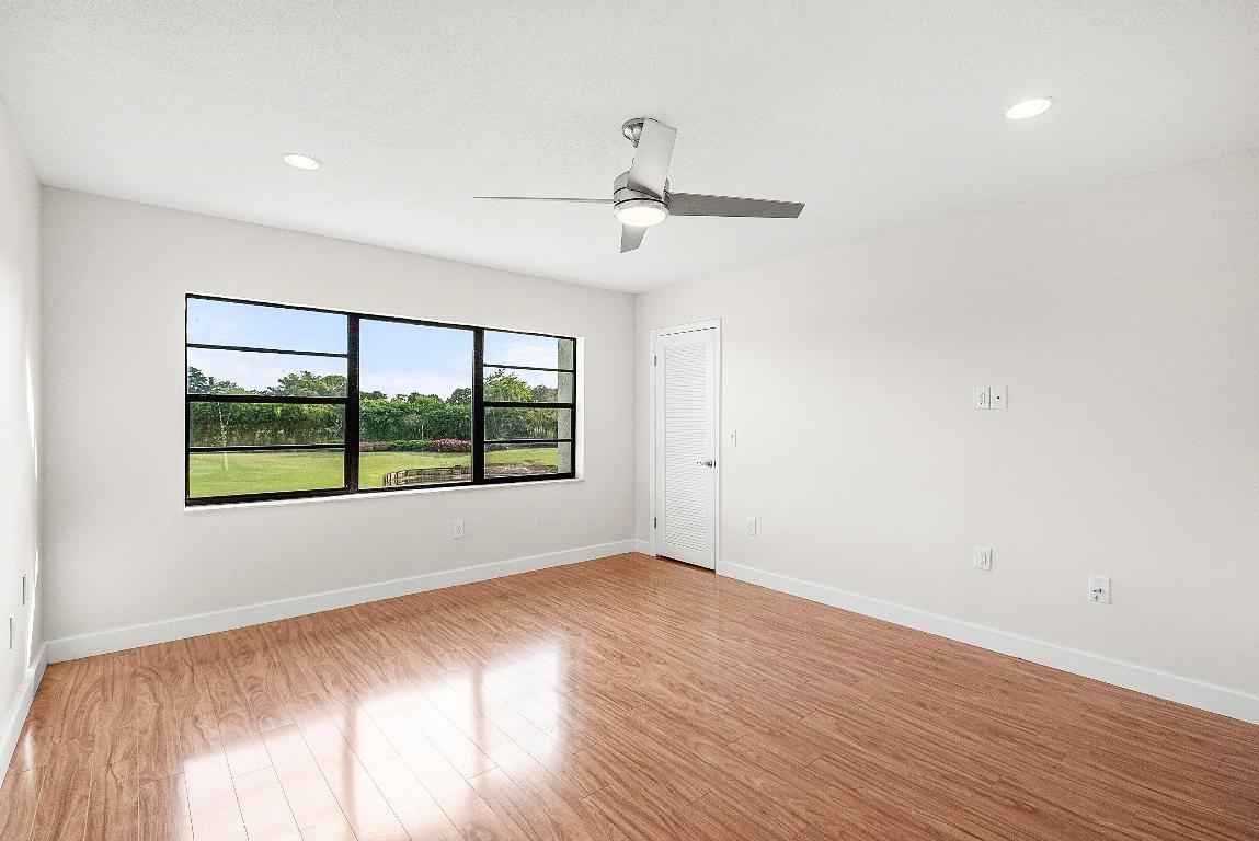 SOUTHPORT AT HUNTERS RUN CONDO - Residential