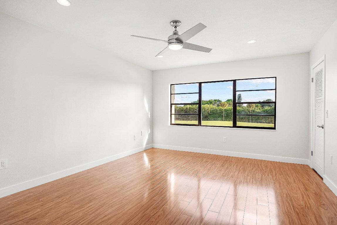 SOUTHPORT AT HUNTERS RUN CONDO - Residential