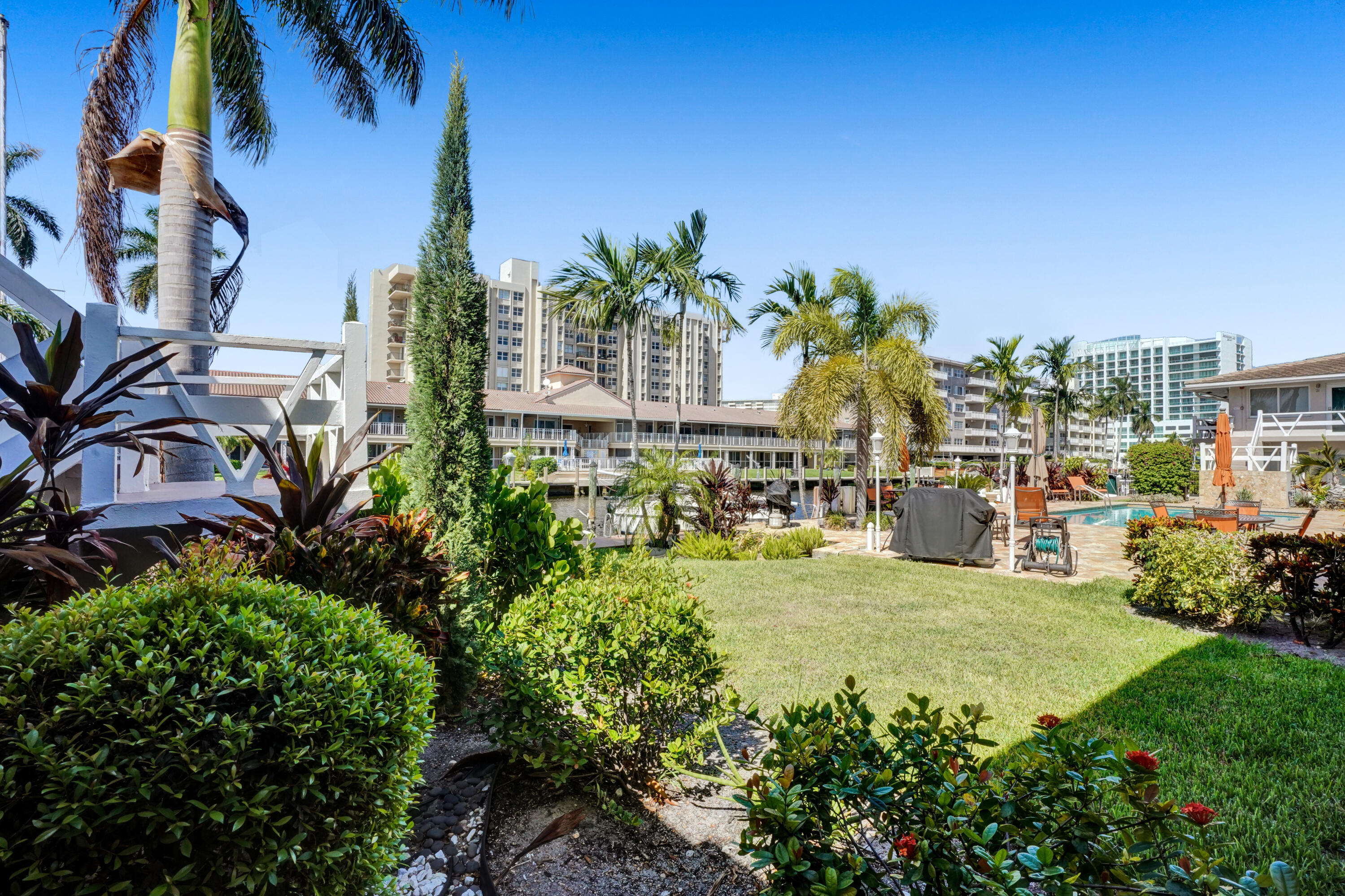 CORAL RIDGE WATERSIDE CONDO - Residential Lease