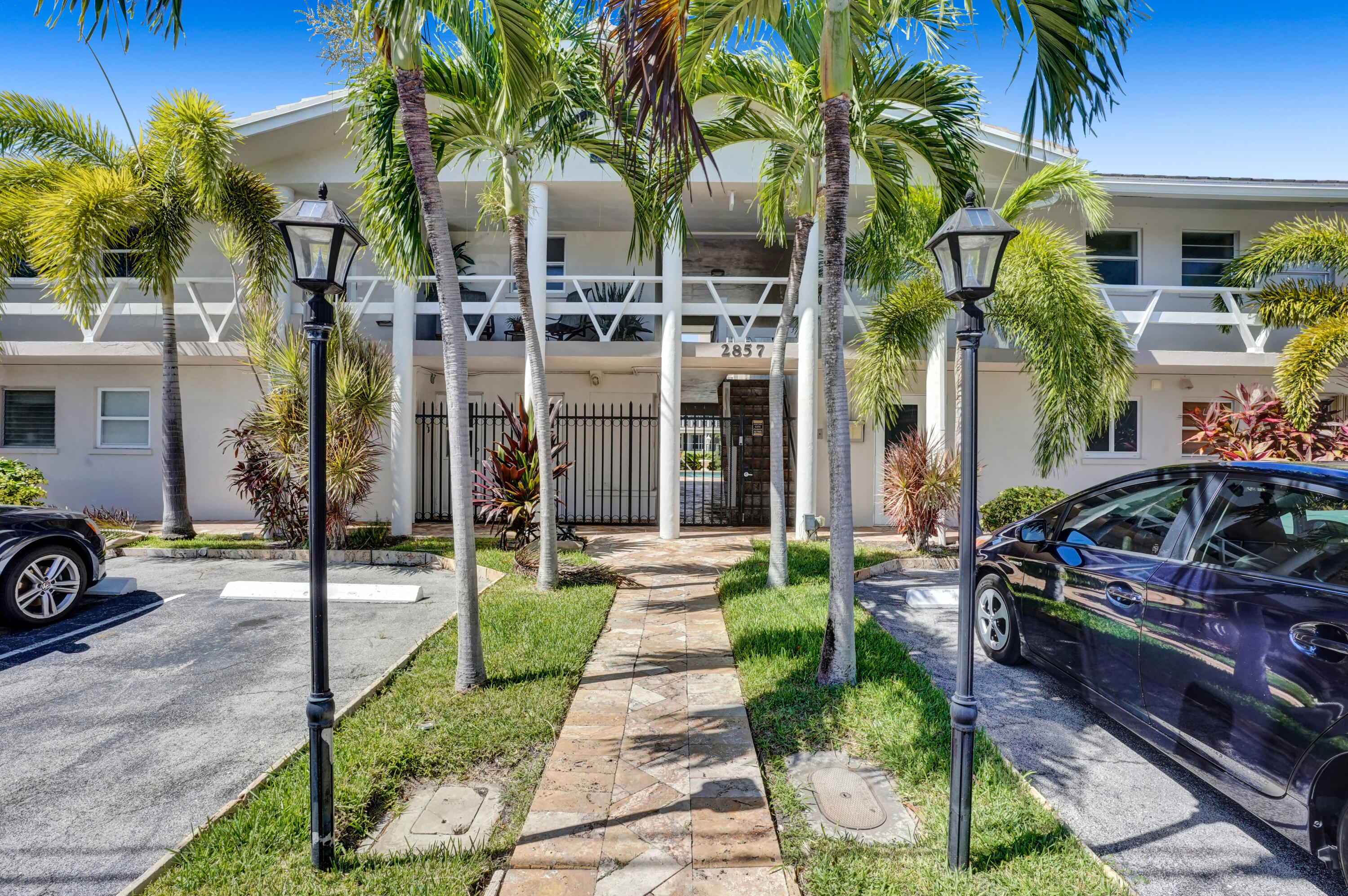 CORAL RIDGE WATERSIDE CONDO - Residential Lease