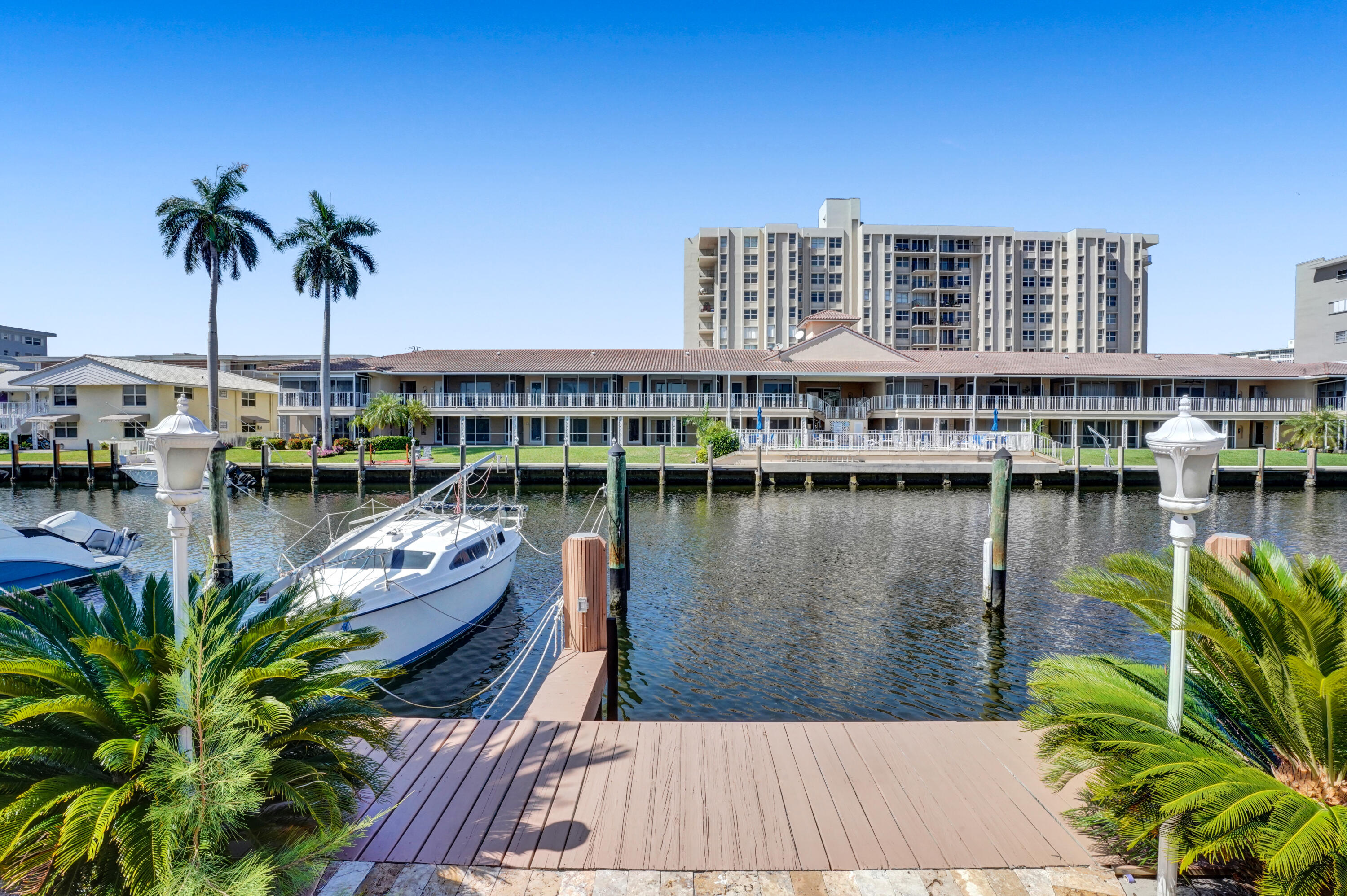 CORAL RIDGE WATERSIDE CONDO - Residential Lease