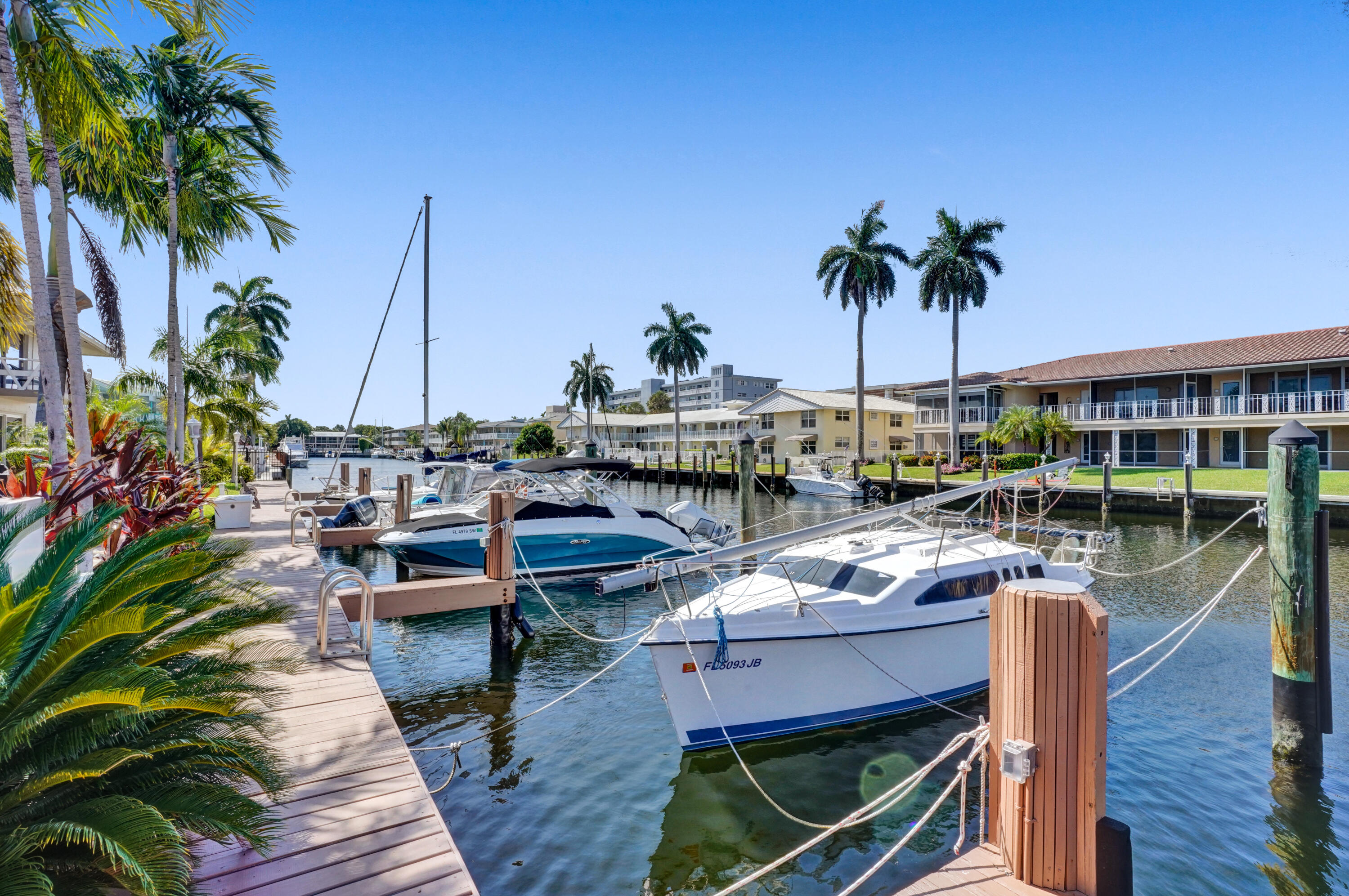 CORAL RIDGE WATERSIDE CONDO - Residential Lease