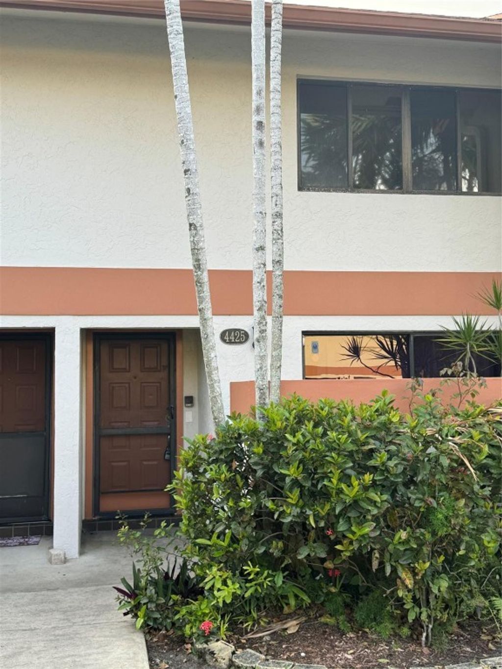 Photo of 4425 SW 70th Terrace, Davie, FL 33314 (MLS # F10512585)