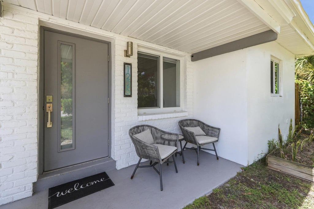 Photo of 1225 15th Avenue N, Lake Worth Beach, FL 33460 (MLS # B26051195)