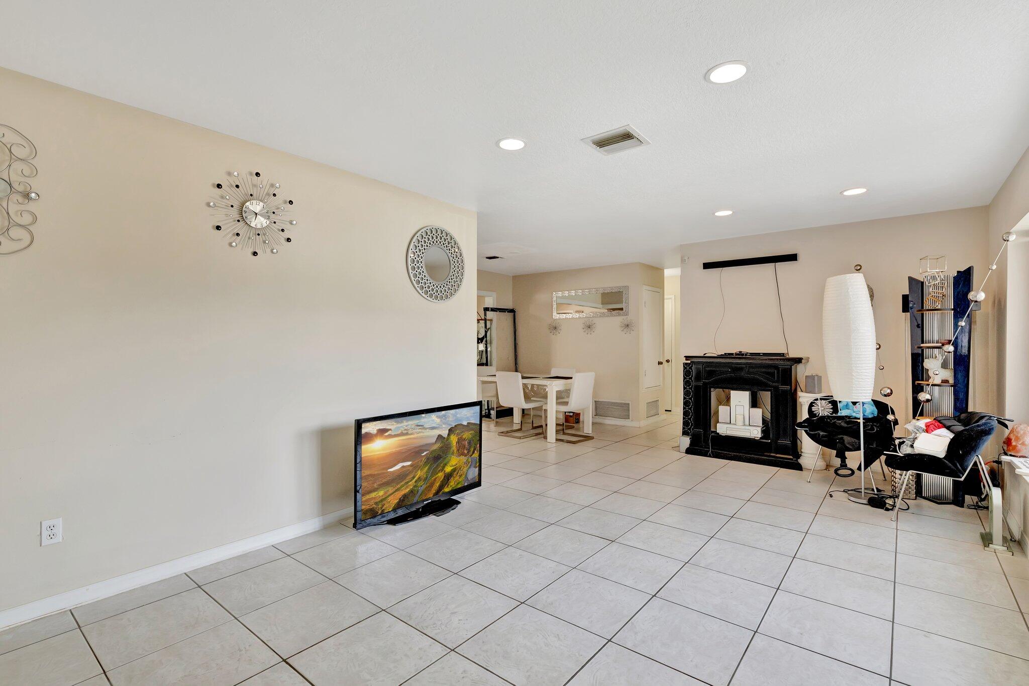 PORT ST LUCIE SECTION 24 - Residential