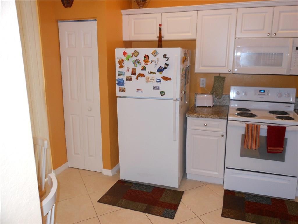 FAIRWAY ISLES - Residential