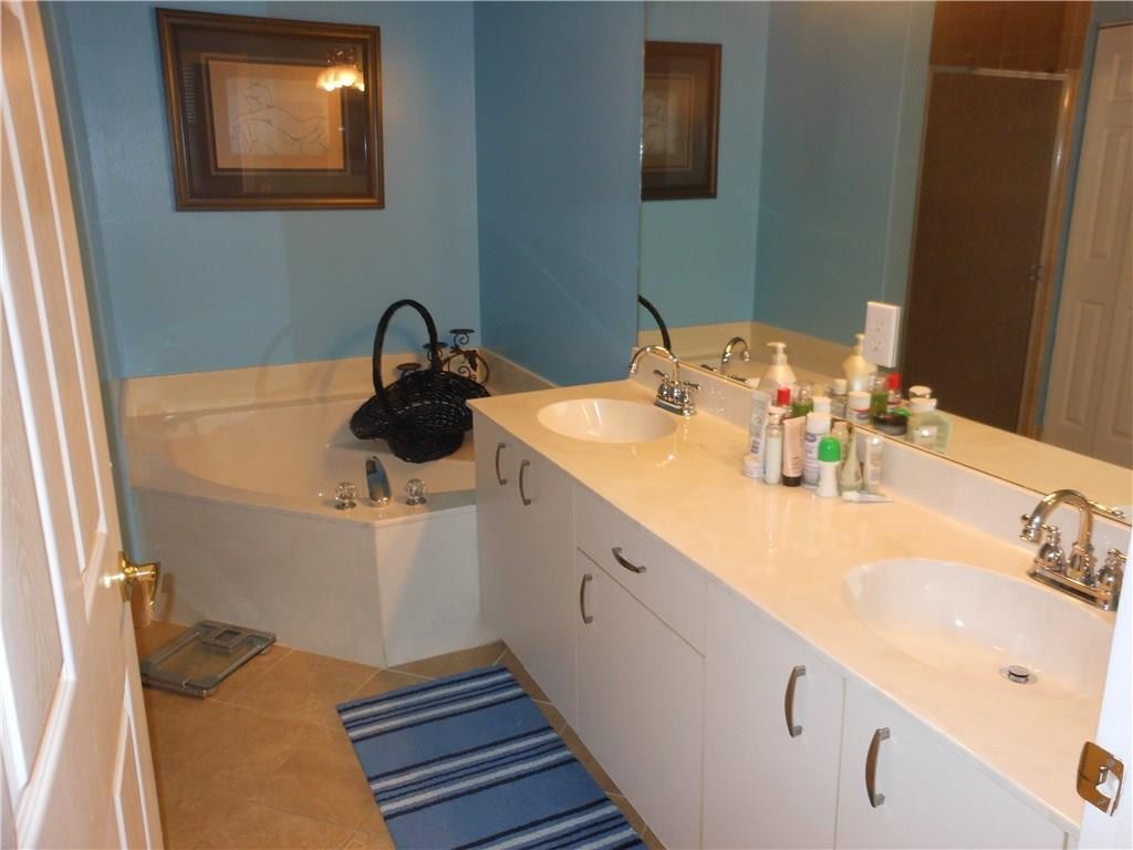 FAIRWAY ISLES - Residential