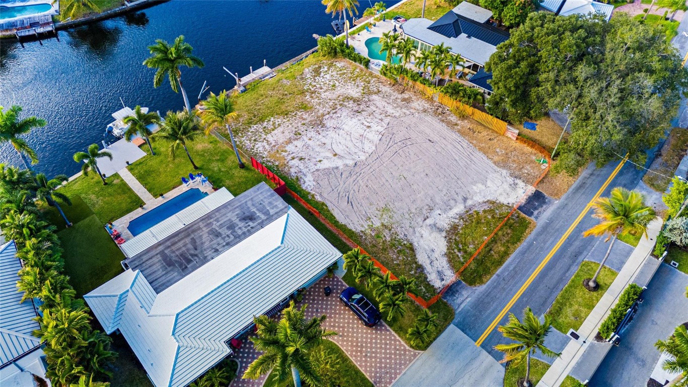 2501 Middle River Drive