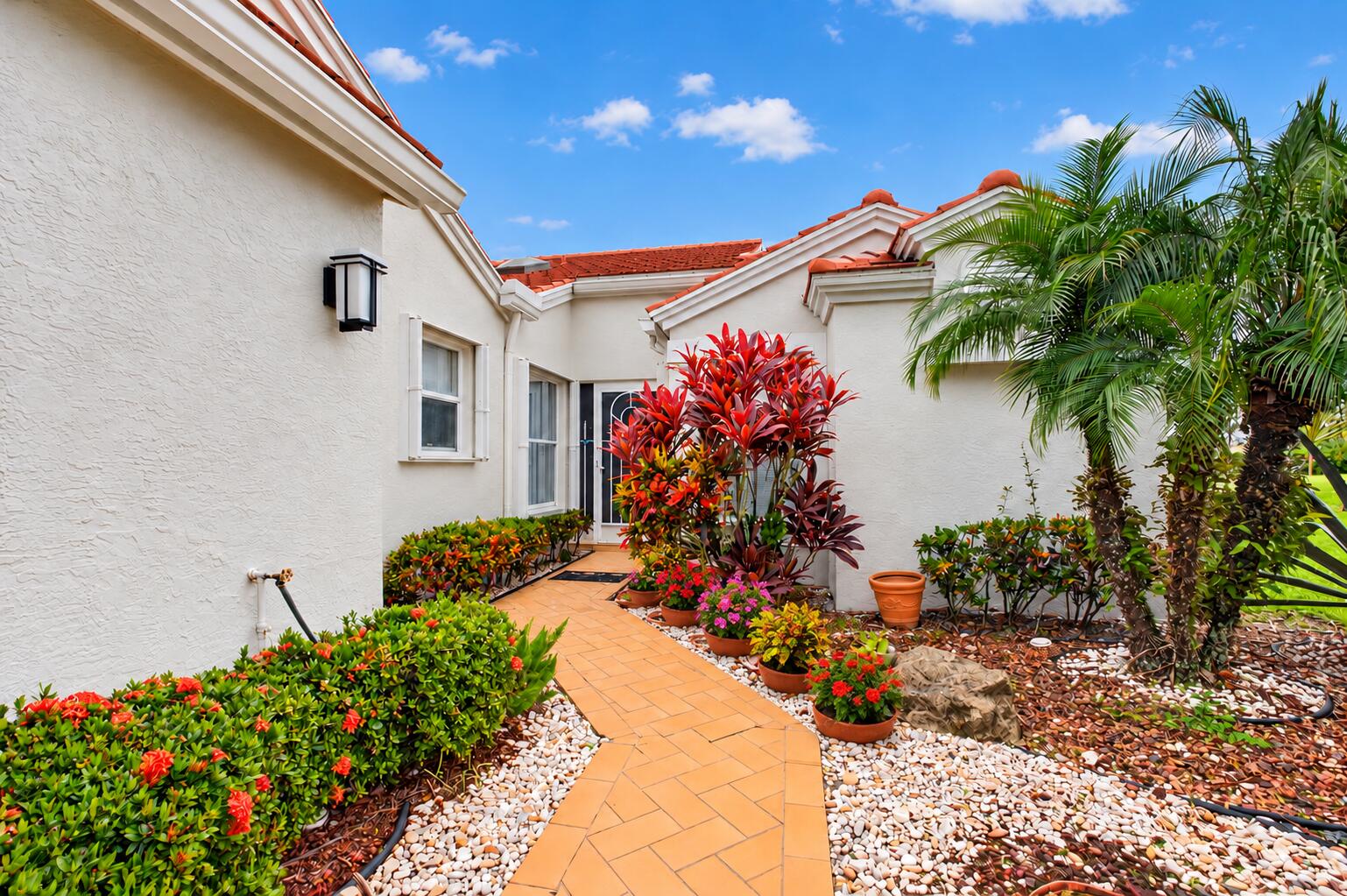 5726 Royal Lake Circle