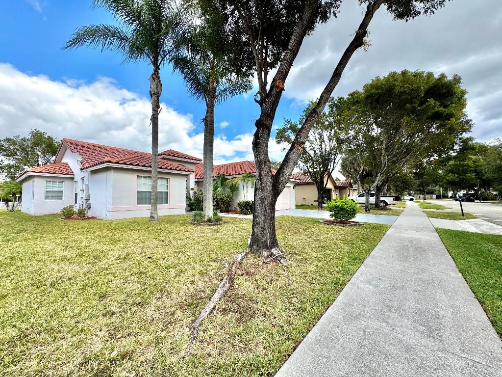 Photo of 4731 NW 75th Street, Coconut Creek, FL 33073 (MLS # R11042977)