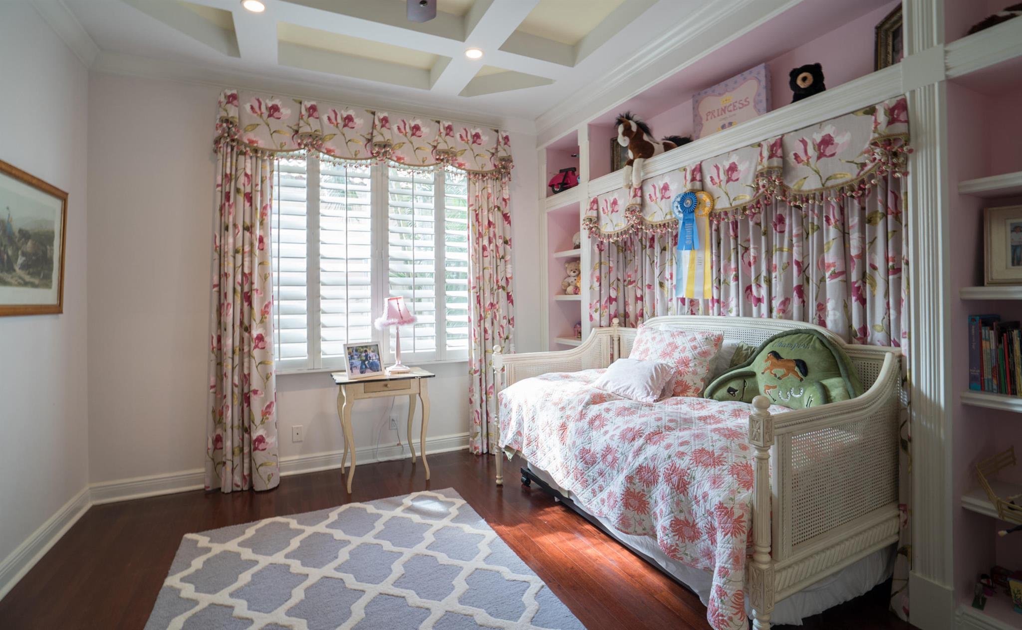 EQUESTRIAN CLUB ESTATES 2 - Residential Lease