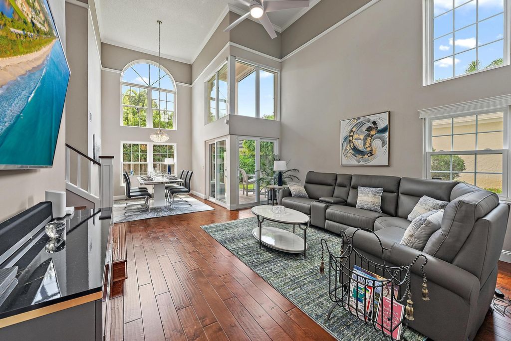 Photo of 17 Commodore Place, Palm Beach Gardens, FL 33418 (MLS # B26003892)