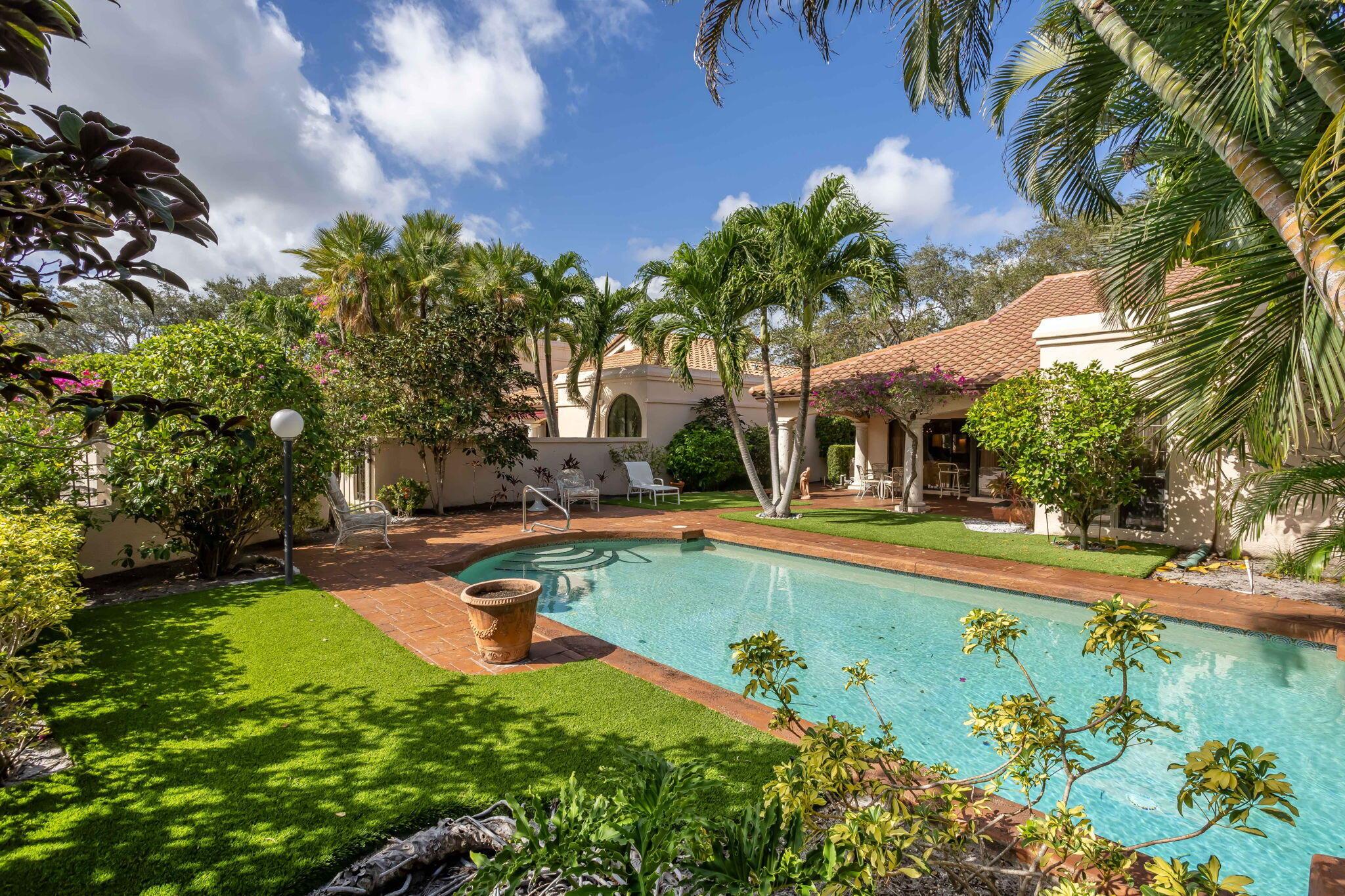 VILLA DESTE CONDO - Residential