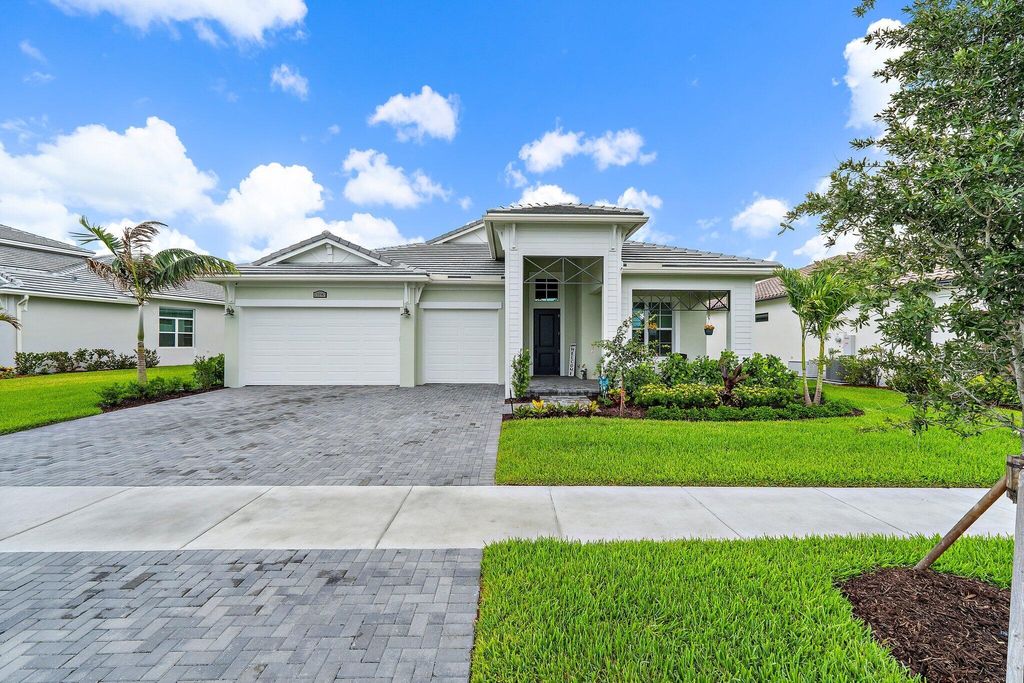 Photo of 13841 SE Blackwood Drive, Port Saint Lucie, FL 34984 (MLS # B26030119)