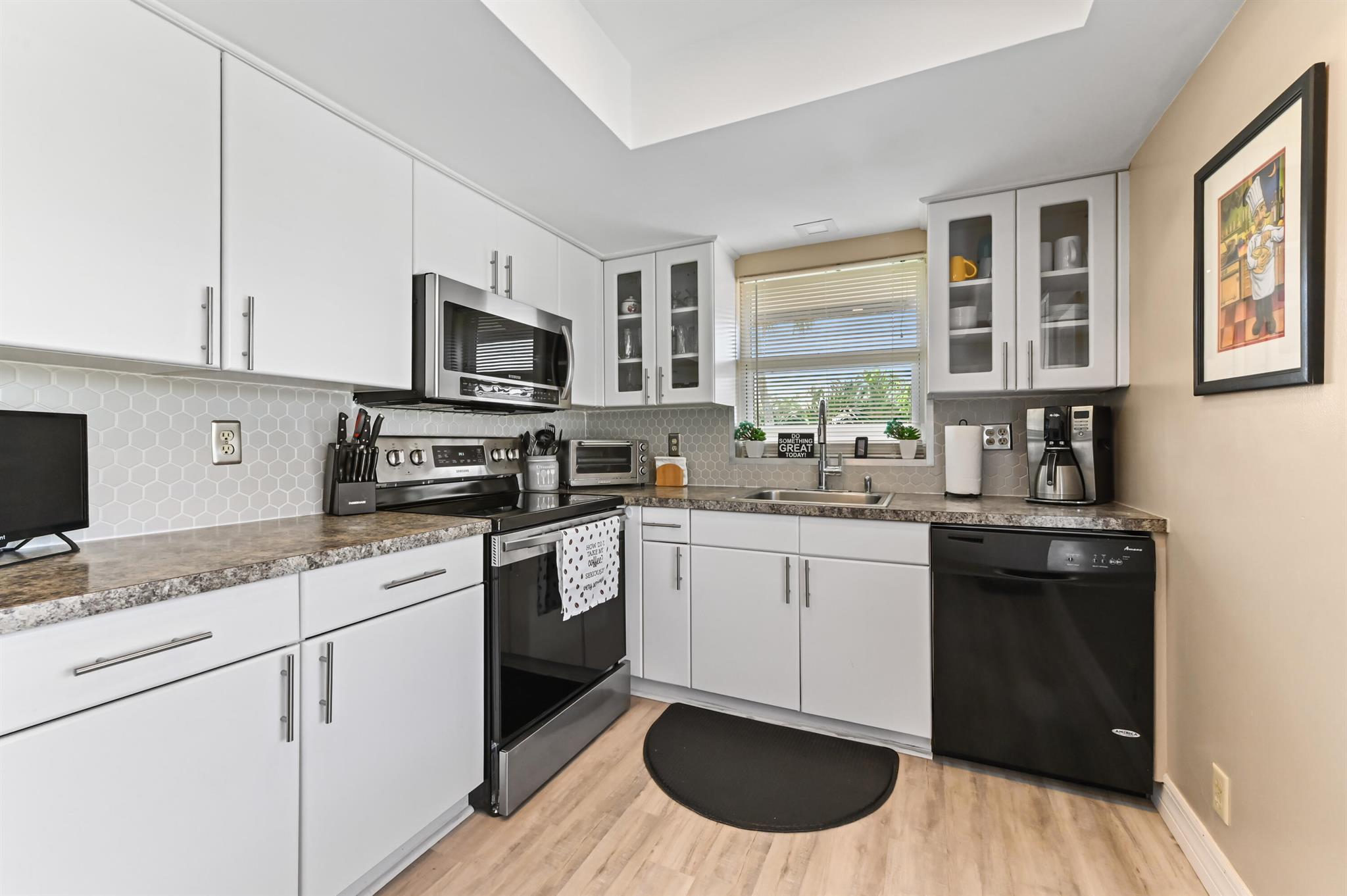 PALM GREENS - Residential