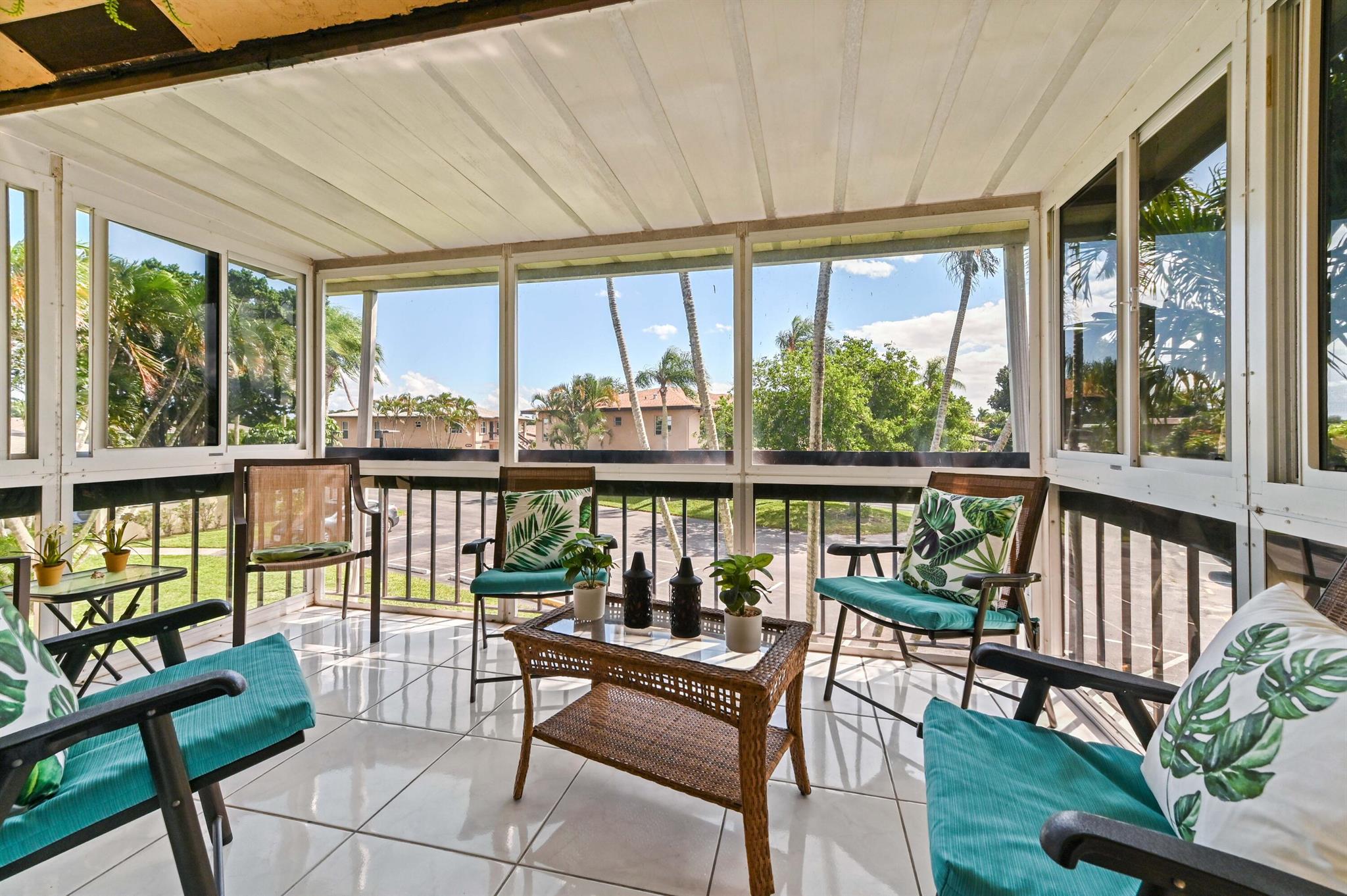 PALM GREENS - Residential