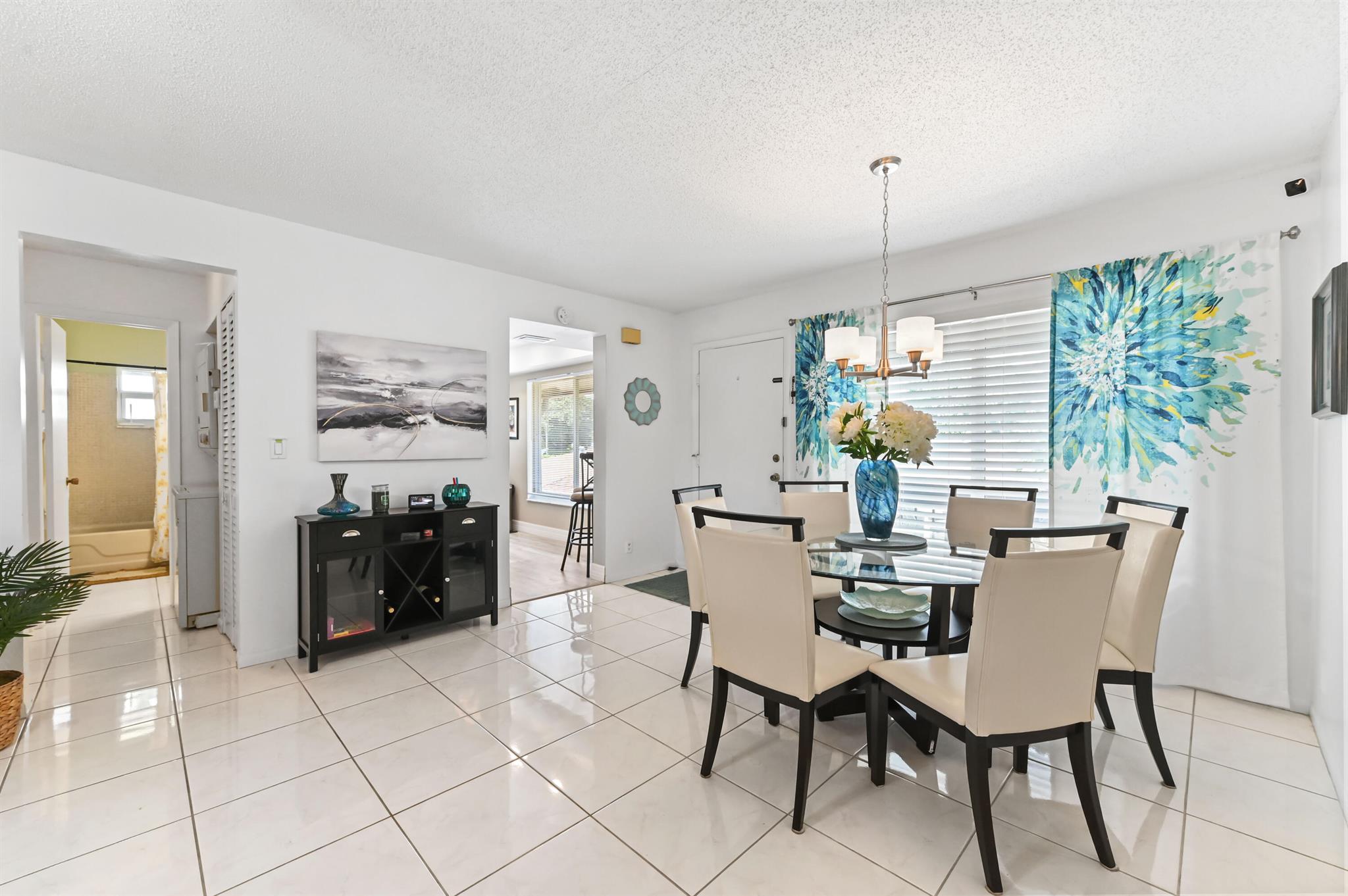 View photos, virtual tours, details... 13715 Via Aurora D