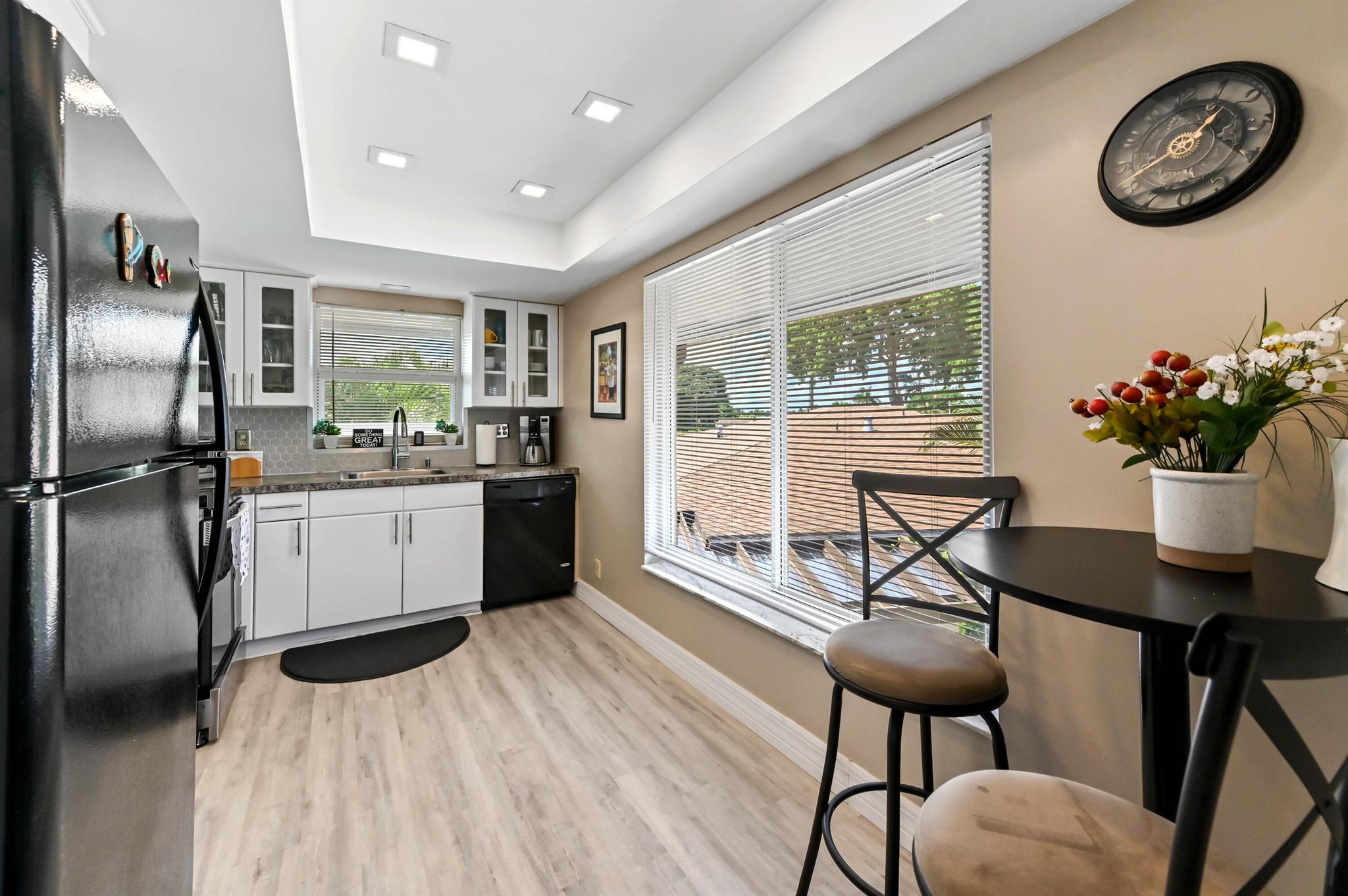 PALM GREENS - Residential