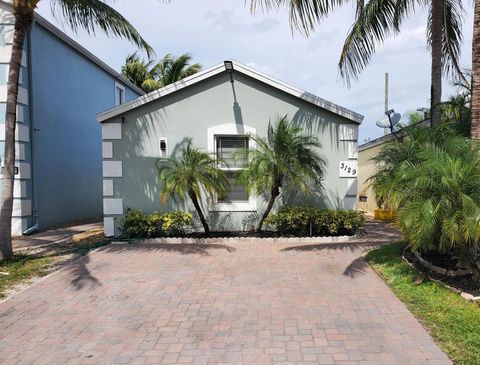3129 Shelby Way Palm Springs FL 33461