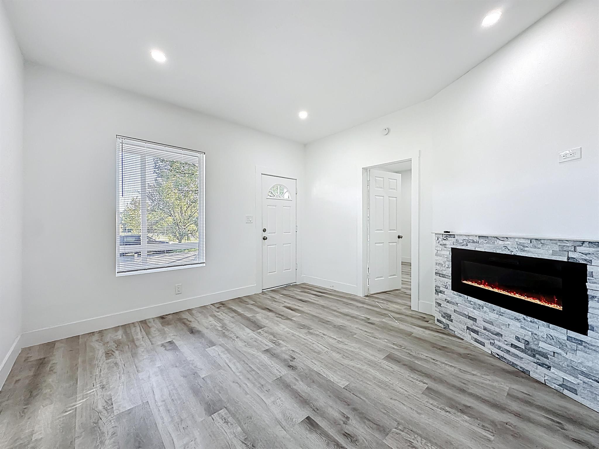 GILLEN - Residential