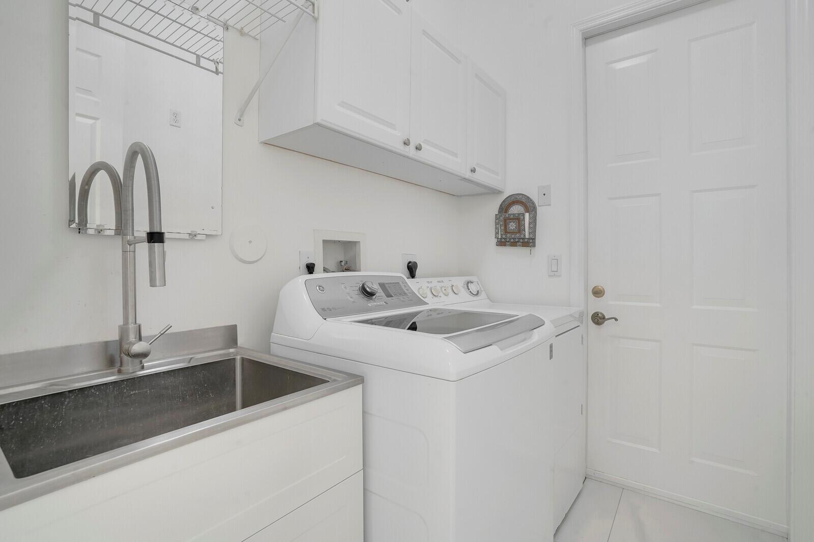 JOURNEYS END 2 - Residential Lease