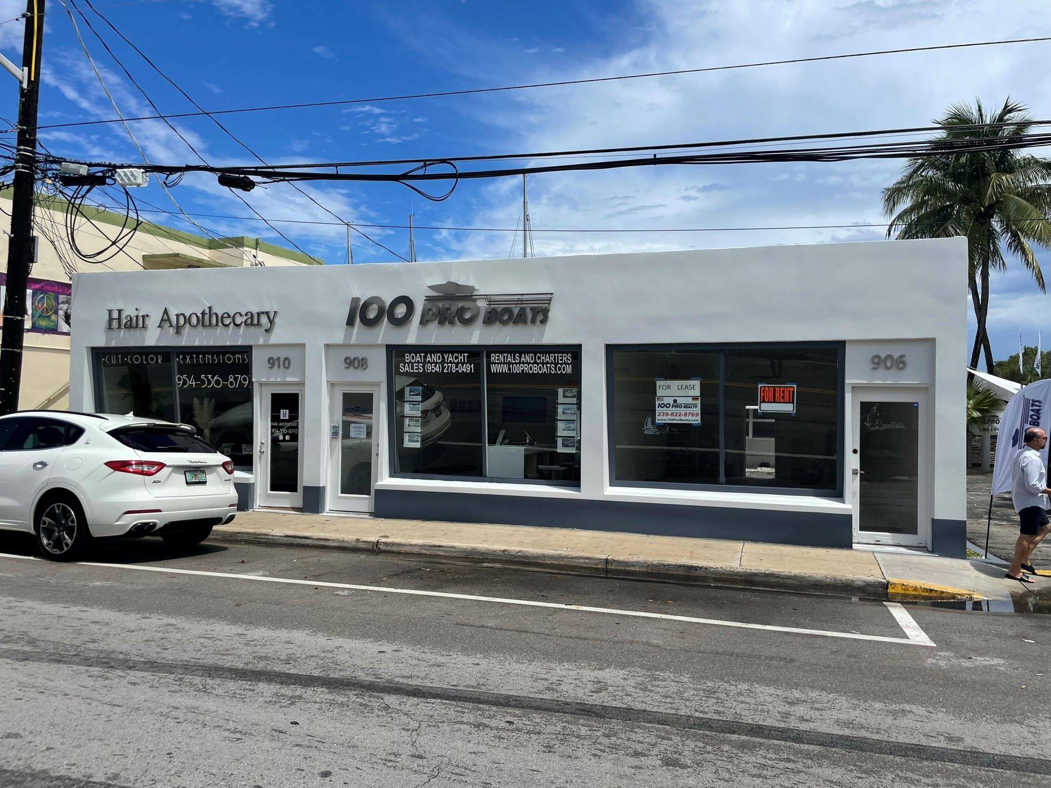 Unique opportunity Store/office @marina property Yacht-boat sales any retail or restaurant. Possible office store sharing 100ft dock available.