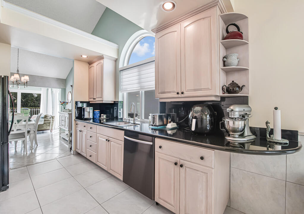 SARATOGA BAY - Residential