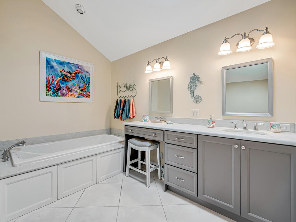 SARATOGA BAY - Residential