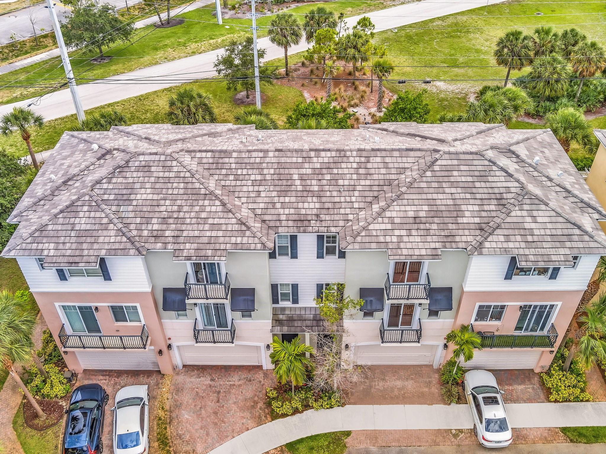 563 NW 35th Pl