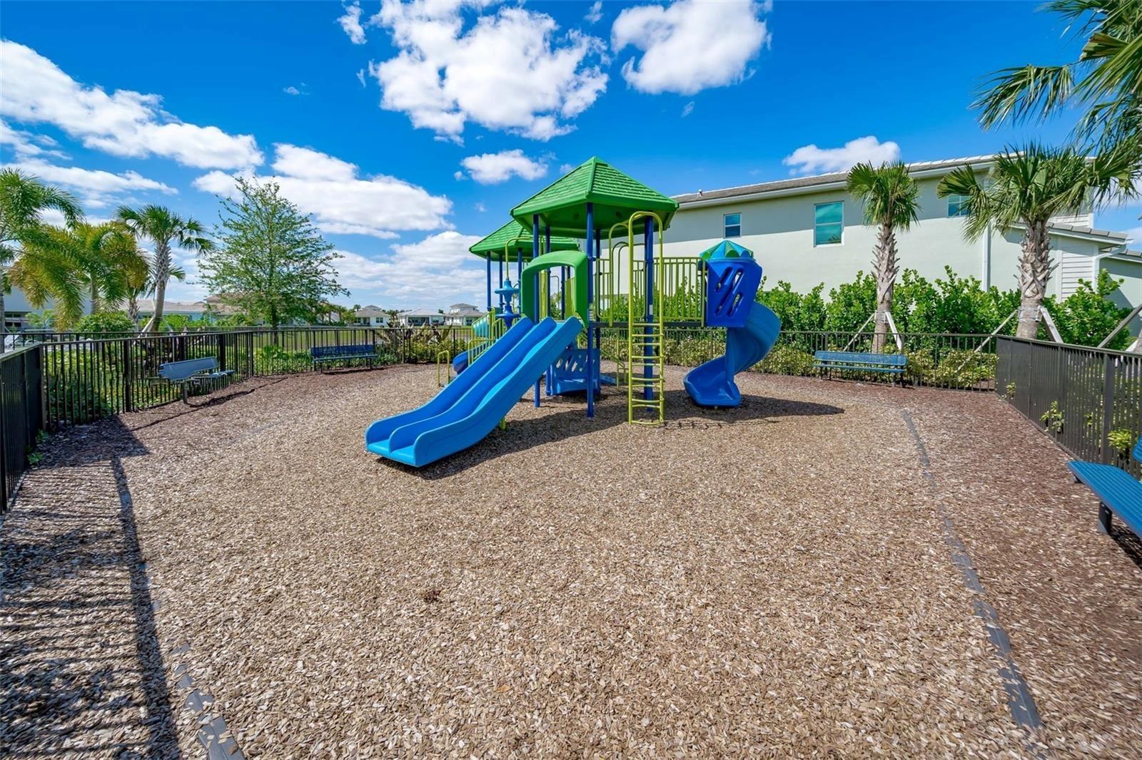 CRYSTAL LAKE 1ST SEC - Residential Lease