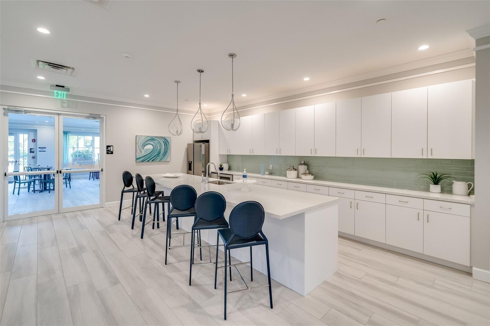 CRYSTAL LAKE 1ST SEC - Residential Lease