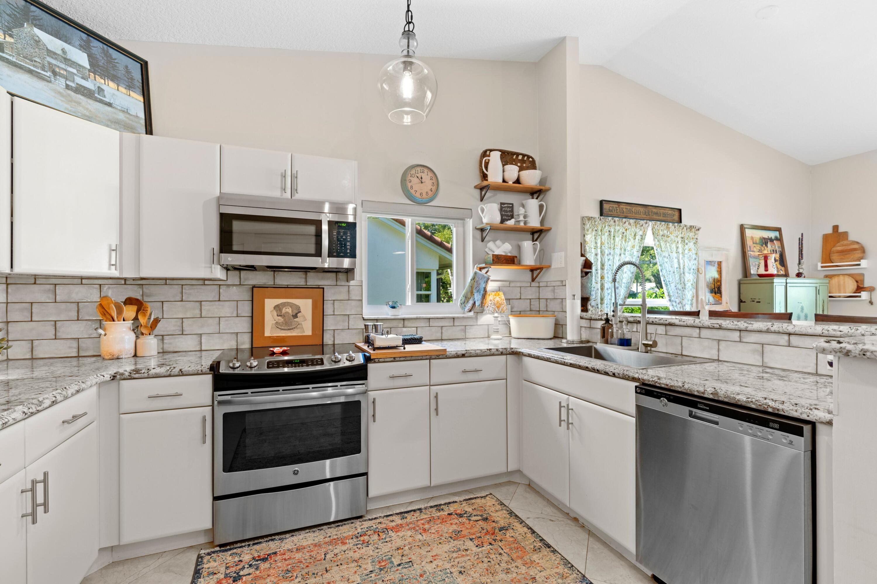 WINDWARD PALM BEACH - Residential