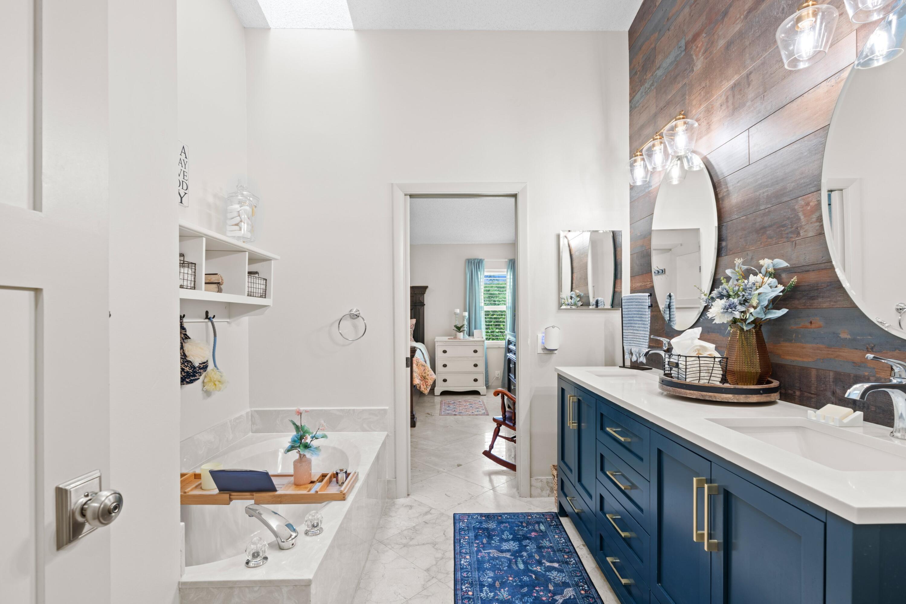 WINDWARD PALM BEACH - Residential