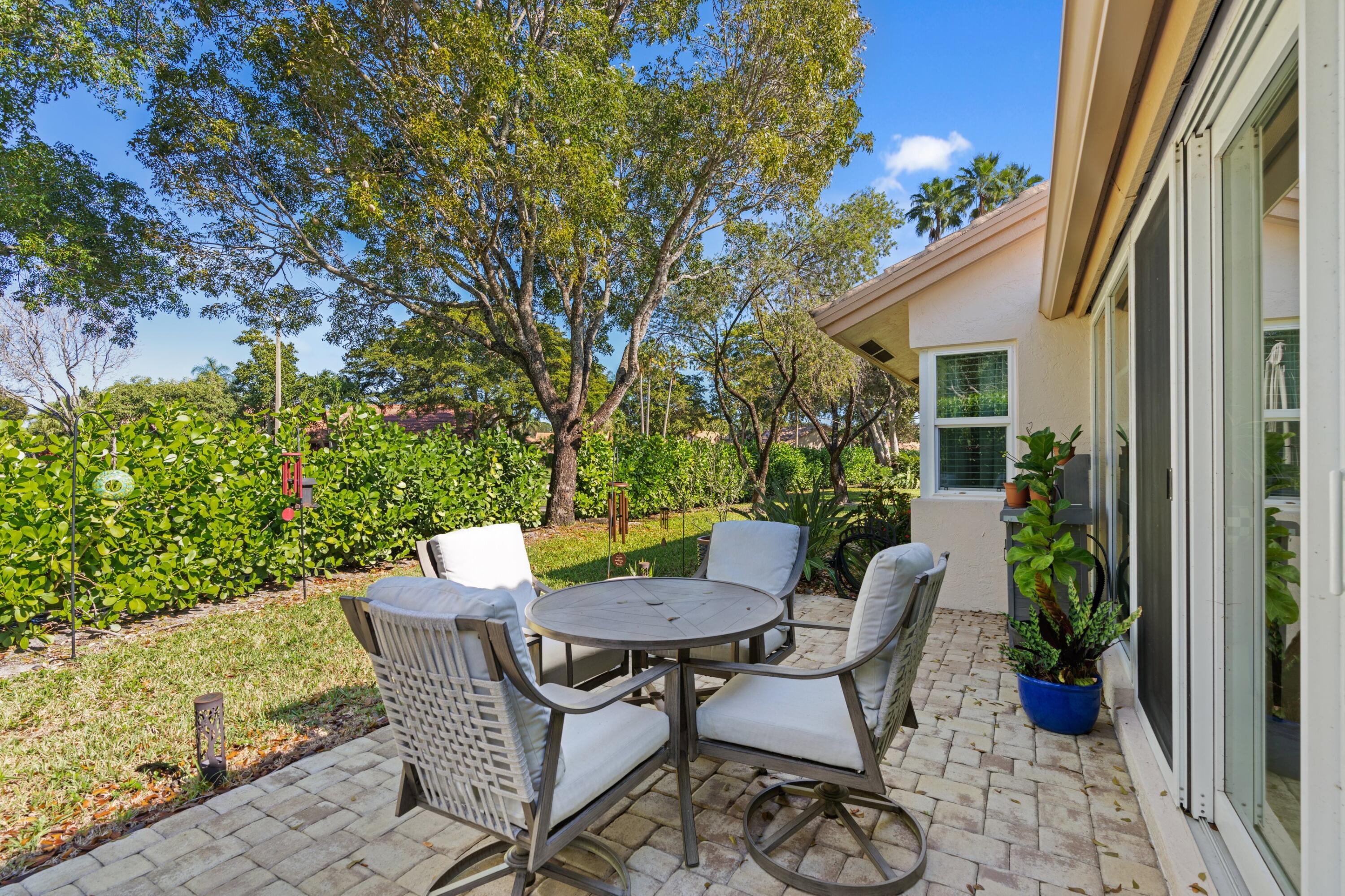 WINDWARD PALM BEACH - Residential