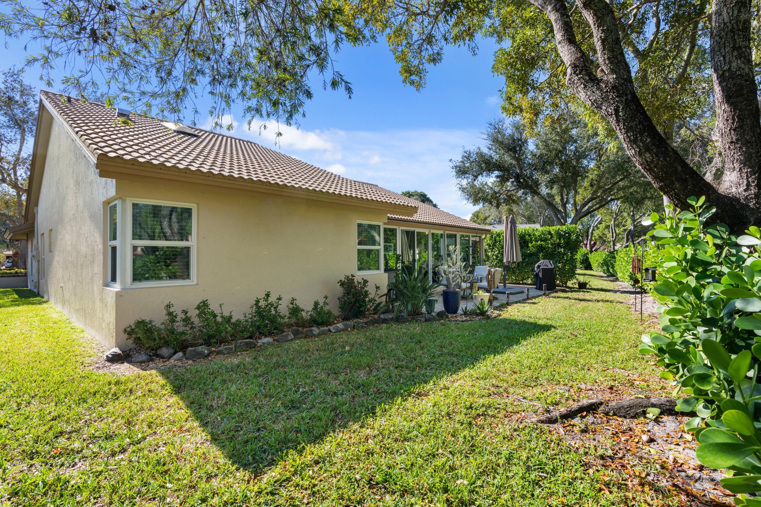 WINDWARD PALM BEACH - Residential