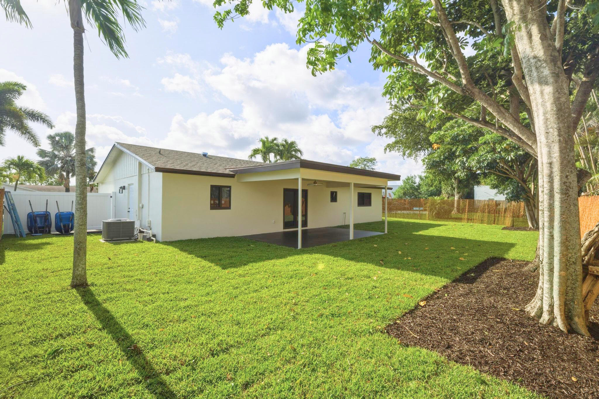 PALM-AIRE VILLAGE SECTION 3 - Residential